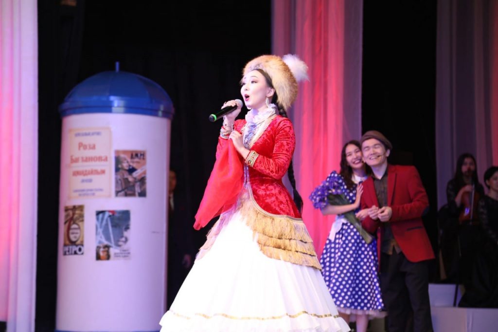 "Ақмаңдайлым" республикалық әншілер конкурсы басталды