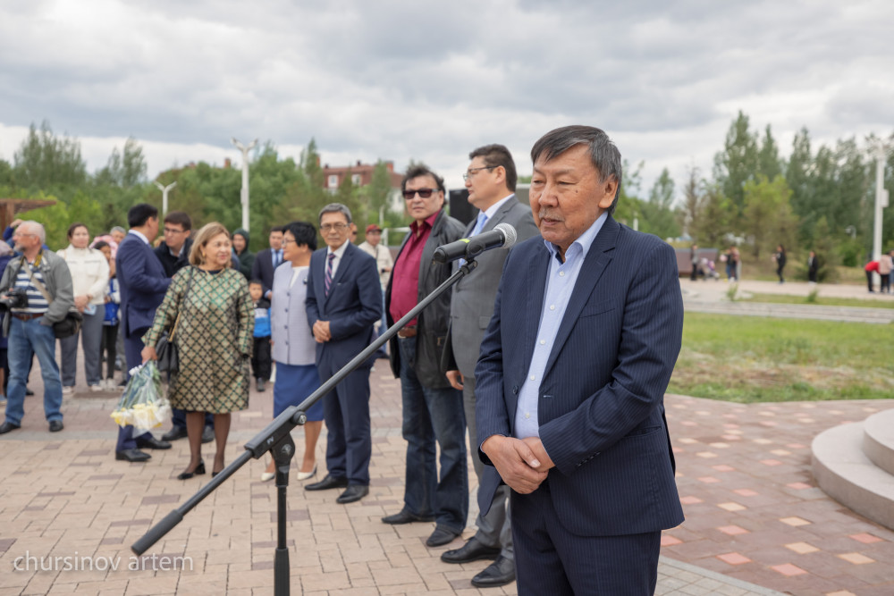 «Менің атым Қожаға» ескерткіш орнатылды