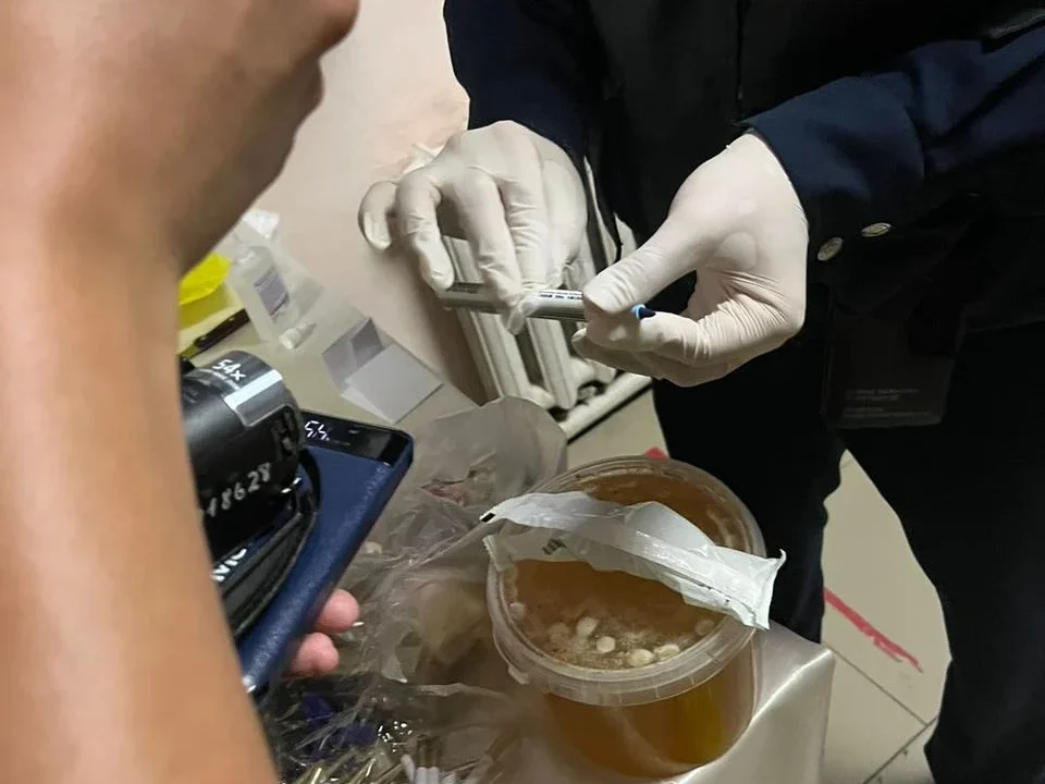 Жазасын өттеушіге жолданған сәлемдеме ішінен белгісіз зат табылды