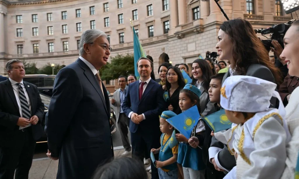 Президентті АҚШ-та оқитын қазақ студенттері қарсы алды