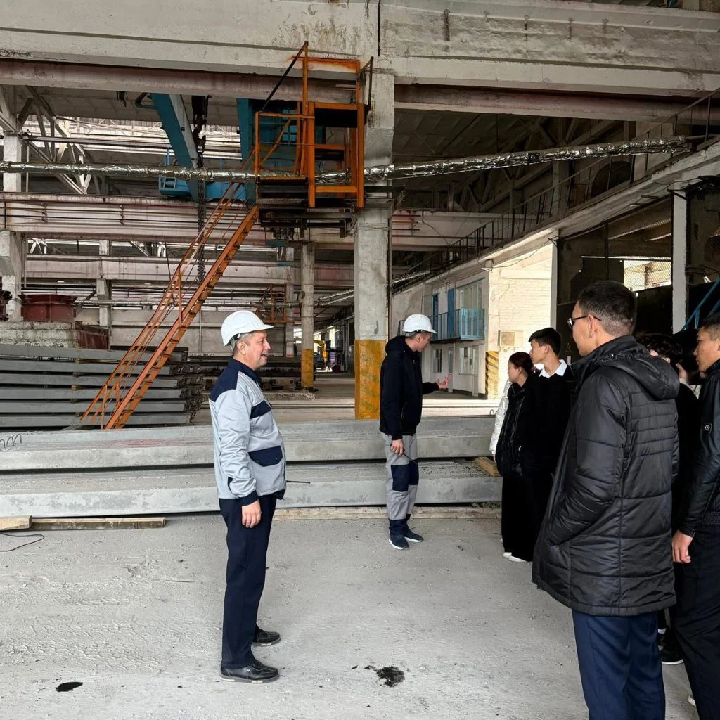 Қызылорда оқушылары өндіріс орнында: темір-бетон зауытының жұмысы мен қазіргі қарқыны