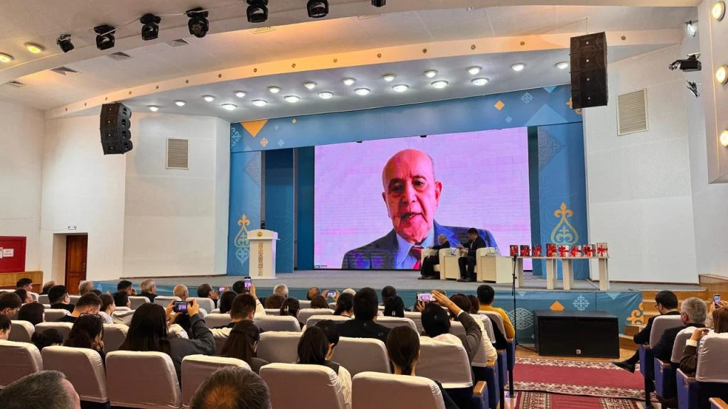 Ұлт қайраткеріне арналған халықаралық конференция өтіп жатыр