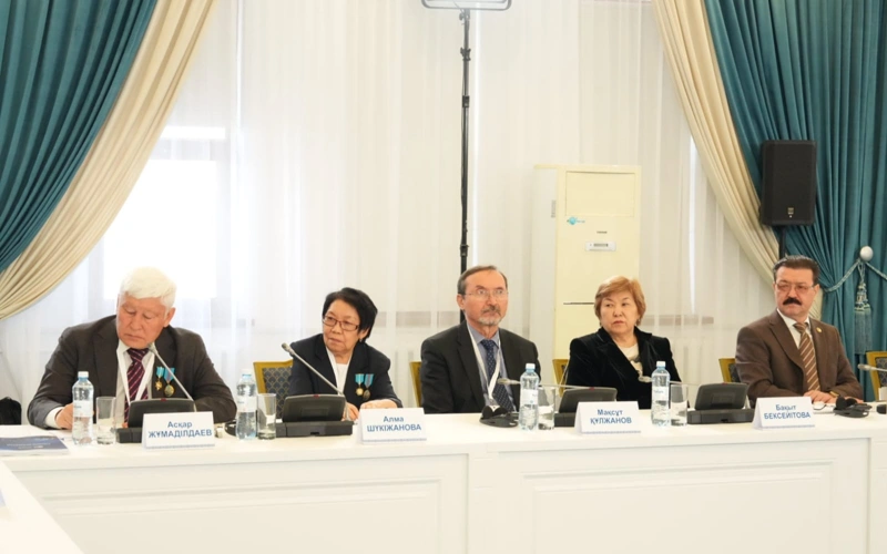 AI-Sana бағдарламасы аясында 100 мың студент ЖИ алгоритмдерін меңгереді