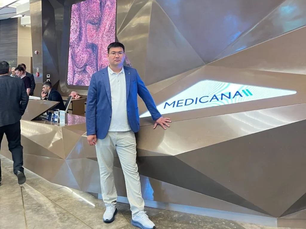 Айболат СМАҒҰЛОВ: Кейде маған адамдар өзіне өзі жау секілді көрінеді