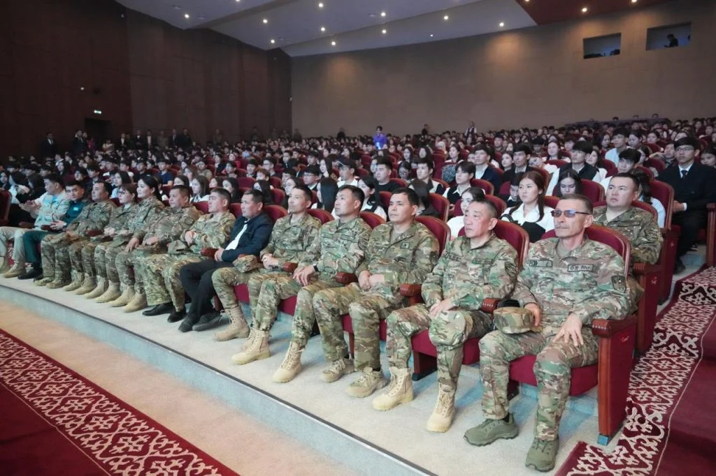 Әскери-патриоттық рухты асқақтатқан мазмұнды кеш өтті