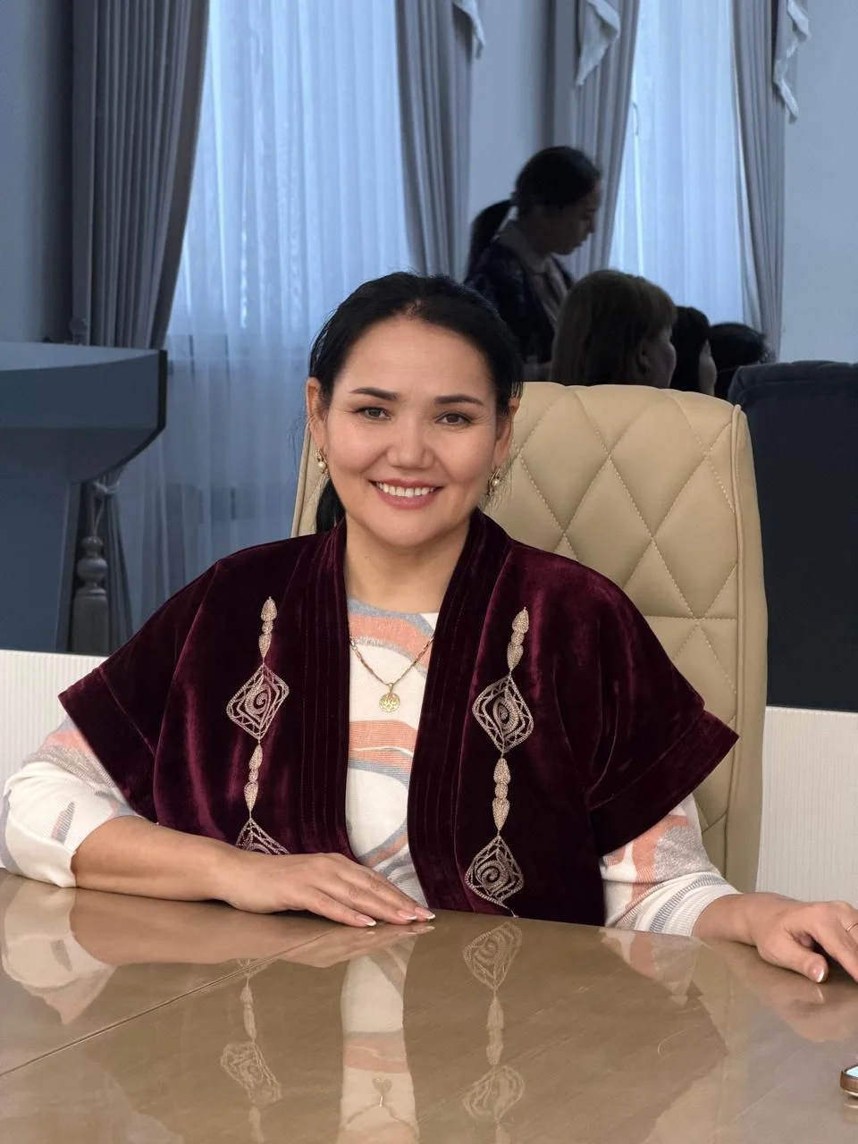 Балаға мейірім мен талап қатар керек