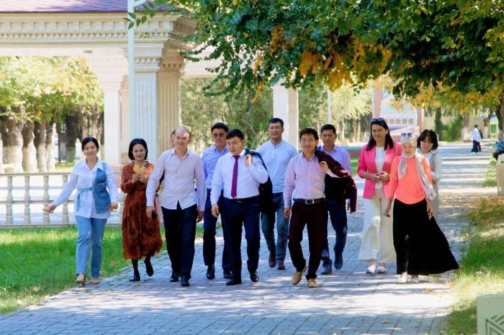 Біз жанбасақ лапылдап, аспан қалай ашылмақ